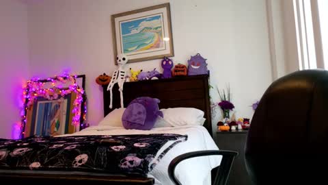 Snapshot of littledeathtrap chatting on November 6, 2025, 8:21 pm littledeathtrap online show from November 6, 2025, 8:21 pm