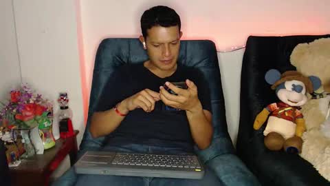 Snapshot of littledicklatin chatting on February 1, 2026, 3:27 am Manu online show from February 1, 2026, 3:27 am