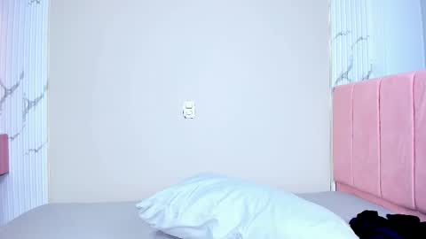 Snapshot of littledoll1___ chatting on January 5, 2026, 5:27 pm Vanne online show from January 5, 2026, 5:27 pm