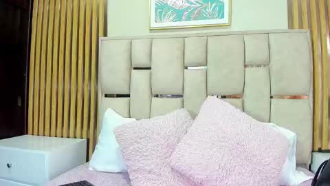 Snapshot of littledoll1___ chatting on February 7, 2026, 11:47 am Vanne online show from February 7, 2026, 11:47 am