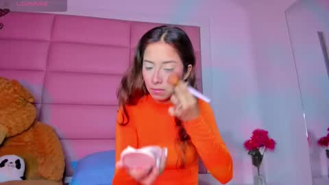 littlee_emma_ online show from January 12, 2025, 3:17 am