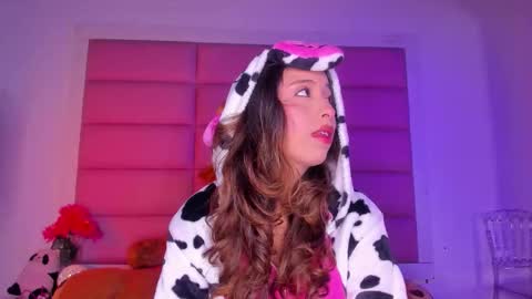 Snapshot of littlee_emma_ chatting on January 11, 2026, 3:55 am littlee_emma_ online show from January 11, 2026, 3:55 am