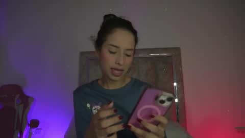 littlee_emma_ online show from May 20, 2026, 11:55 pm