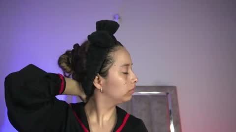 littlee_emma_ online show from June 24, 2026, 11:48 pm