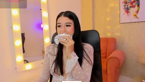 littlee_mia online show from June 20, 2026, 12:19 pm