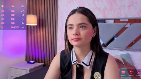 Snapshot of littleesara18 chatting on March 22, 2026, 11:02 am Sara online show from March 22, 2026, 11:02 am