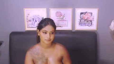 Snapshot of littleindianmilf chatting on January 30, 2025, 9:25 am littleindianmilf online show from January 30, 2025, 9:25 am