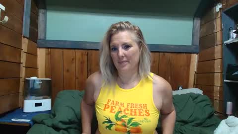 lisanixs online show from February 10, 2026, 7:07 pm