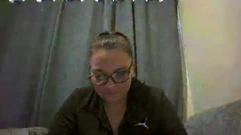 littlemissm44623 online show from April 17, 2026, 8:28 am