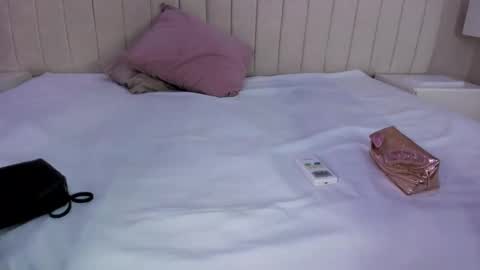 im olivia IG littleolivia01 online show from January 22, 2025, 1:00 pm