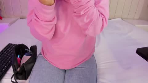 im olivia IG littleolivia01 online show from January 25, 2025, 1:30 pm