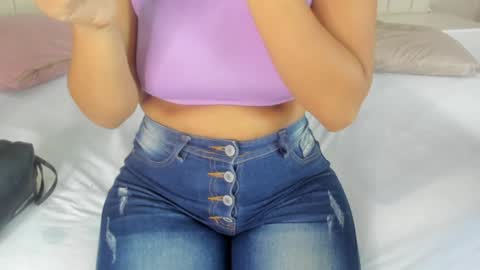 im olivia IG littleolivia01 online show from January 30, 2025, 12:59 pm