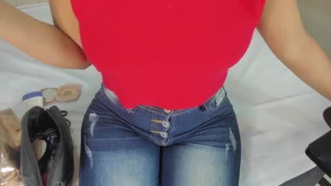 im olivia IG littleolivia01 online show from January 31, 2025, 1:23 pm