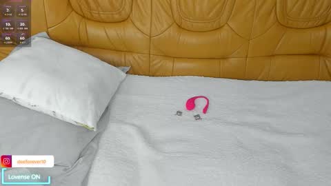 Snapshot of littlepinky77 chatting on February 17, 2026, 11:40 am Pinky online show from February 17, 2026, 11:40 am