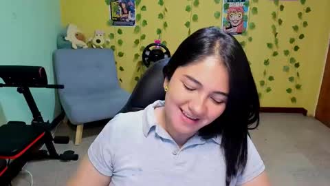 Snapshot of littleprety6969 chatting on November 7, 2025, 10:54 pm Mia Wednesday to Sunday 730 am to 1030 am Colombian Hour D online show from November 7, 2025, 10:54 pm