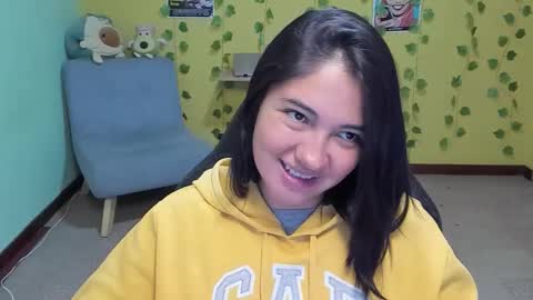 Snapshot of littleprety6969 chatting on November 21, 2025, 4:33 am Mia Wednesday to Sunday 730 am to 1030 am Colombian Hour D online show from November 21, 2025, 4:33 am