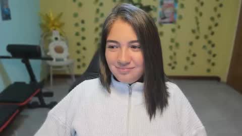 Snapshot of littleprety6969 chatting on January 18, 2026, 10:13 pm Mia Wednesday to Sunday 730 am to 1030 am Colombian Hour D online show from January 18, 2026, 10:13 pm