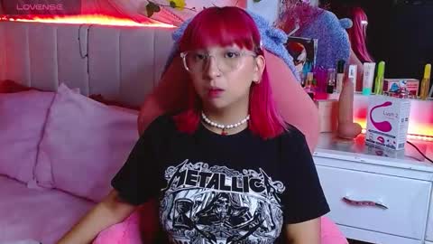 Snapshot of littlerouse_ chatting on October 6, 2025, 11:13 pm Ruby Rouse online show from October 6, 2025, 11:13 pm