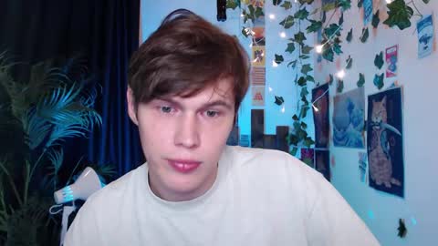 Snapshot of littlesadcabbage chatting on September 16, 2025, 10:44 pm Sonnenschein online show from September 16, 2025, 10:44 pm