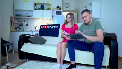 Little Tifany online show from December 15, 2024, 9:13 am