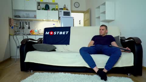 Little Tifany online show from January 14, 2025, 4:08 pm