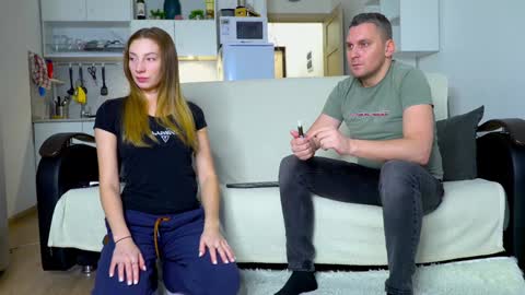 Little Tifany online show from December 5, 2025, 11:41 am