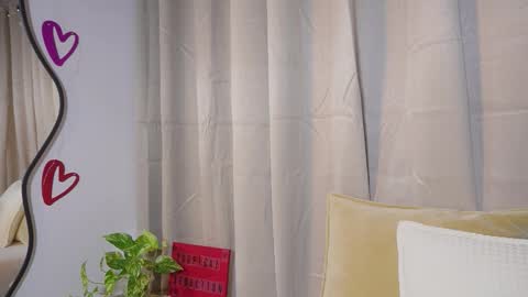 Snapshot of littletammy_ chatting on December 21, 2025, 4:47 pm littletammy_ online show from December 21, 2025, 4:47 pm