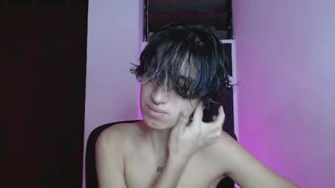 Snapshot of littlextrem chatting on April 3, 2026, 3:15 am Eros online show from April 3, 2026, 3:15 am
