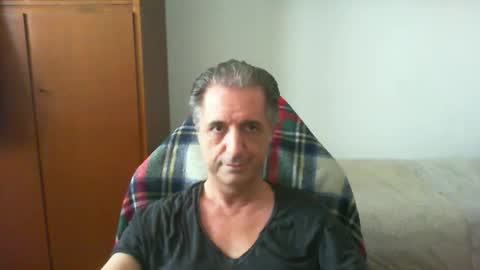 liuk53 online show from April 10, 2026, 12:43 pm