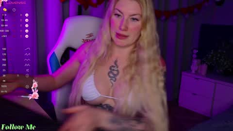 Snapshot of liv_fay chatting on February 6, 2025, 2:48 pm Liv 3 online show from February 6, 2025, 2:48 pm