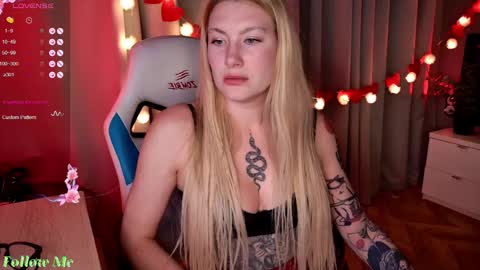 Snapshot of liv_fay chatting on February 15, 2025, 6:12 pm Liv 3 online show from February 15, 2025, 6:12 pm