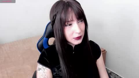 Snapshot of livemakio chatting on October 21, 2025, 3:40 am Liz online show from October 21, 2025, 3:40 am