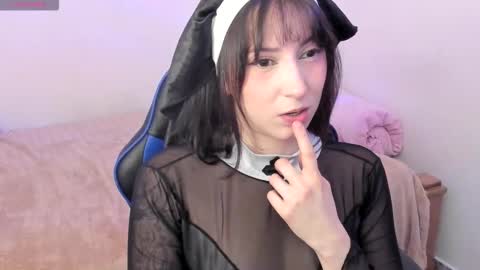 Snapshot of livemakio chatting on October 29, 2025, 4:15 am Liz online show from October 29, 2025, 4:15 am