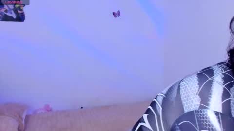 Snapshot of livemakio chatting on November 1, 2025, 5:09 am Liz online show from November 1, 2025, 5:09 am