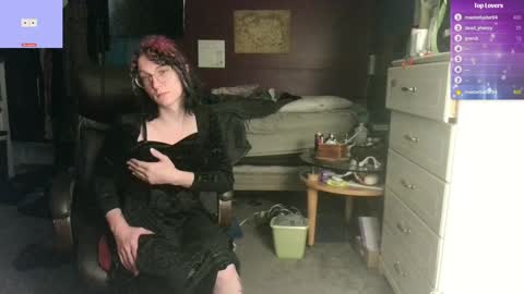 Snapshot of livolioyo chatting on December 2, 2024, 10:39 am Livolio online show from December 2, 2024, 10:39 am