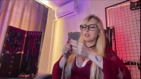 Liya Ray online show from May 28, 2026, 3:31 pm