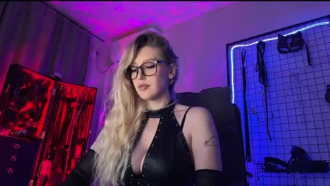 Liya Ray online show from July 12, 2026, 9:28 pm