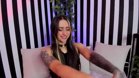 Snapshot of liz_goth chatting on September 25, 2025, 12:09 pm Liz online show from September 25, 2025, 12:09 pm