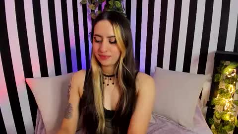 Snapshot of liz_goth chatting on October 17, 2025, 2:19 pm Liz online show from October 17, 2025, 2:19 pm