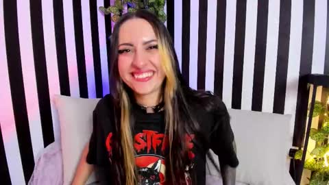 Snapshot of liz_goth chatting on February 26, 2026, 6:07 pm Liz online show from February 26, 2026, 6:07 pm