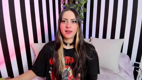 Snapshot of liz_goth chatting on April 21, 2026, 2:01 pm Liz online show from April 21, 2026, 2:01 pm