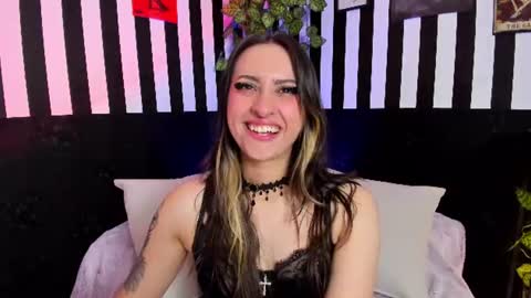 Snapshot of liz_goth chatting on June 9, 2026, 2:17 pm Liz online show from June 9, 2026, 2:17 pm