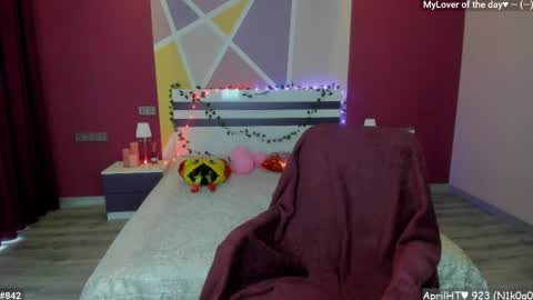 Girl next door online show from April 14, 2026, 11:38 am