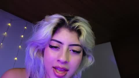 Lizeth online show from February 5, 2025, 10:44 pm