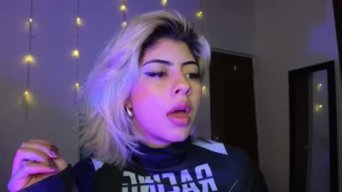 Lizeth online show from February 11, 2025, 11:44 pm