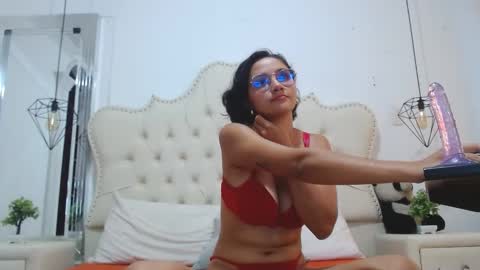 Snapshot of lizandjuan chatting on January 6, 2025, 9:32 pm lizANDjuan online show from January 6, 2025, 9:32 pm