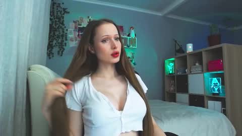 Lisa online show from November 18, 2025, 7:35 am