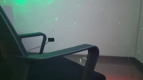 Snapshot of lizescobarxxx chatting on October 31, 2025, 7:42 am Mistress Liz Escobarxxx online show from October 31, 2025, 7:42 am