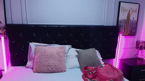 Snapshot of lizz_tender chatting on January 23, 2025, 11:48 am Lizz online show from January 23, 2025, 11:48 am