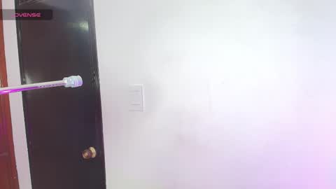 Snapshot of lizz_tender chatting on February 26, 2025, 12:25 pm Lizz online show from February 26, 2025, 12:25 pm